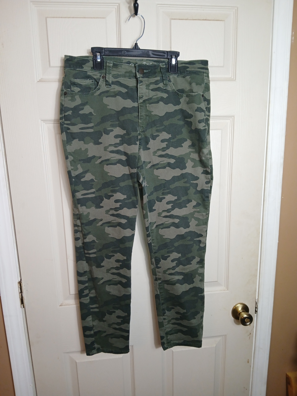 Universal Thread Men's Camo Slim Straight Jeans - Green